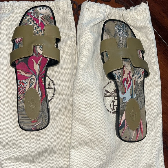 Hermes Oran Sandals - Picture 12 of 13